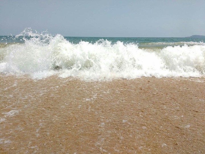 sea waves, low tides, goa, Vasco da gama,