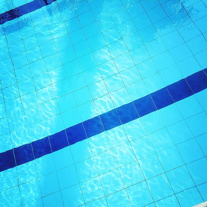 Menthol Blue Swimming Pool