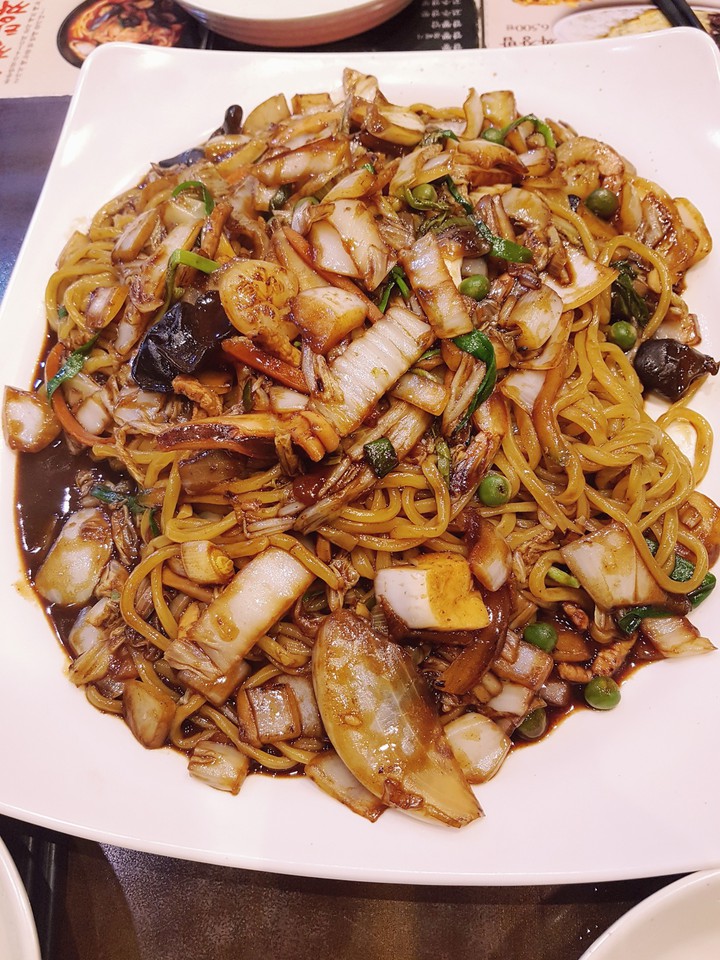 jajangmyeon, black-bean-sauce noodles