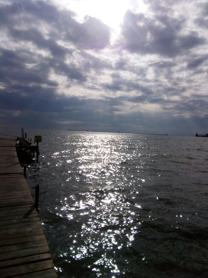 море