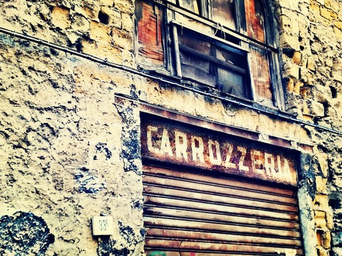 Una vecchia insegna #naples