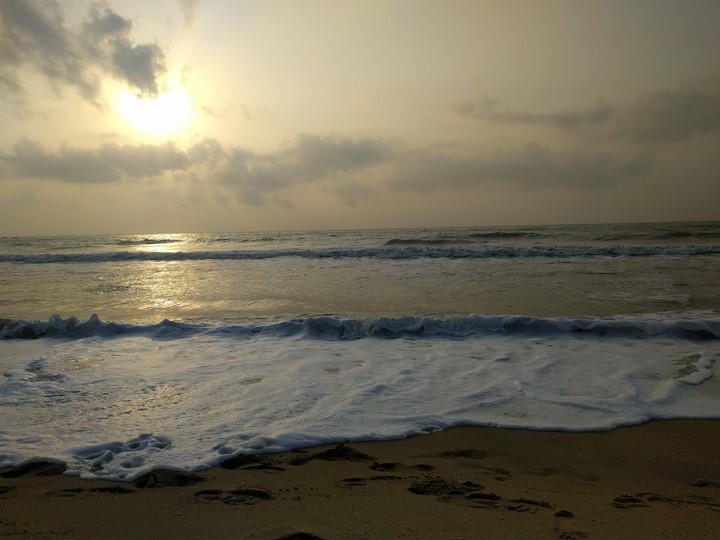 beach.... sunrise