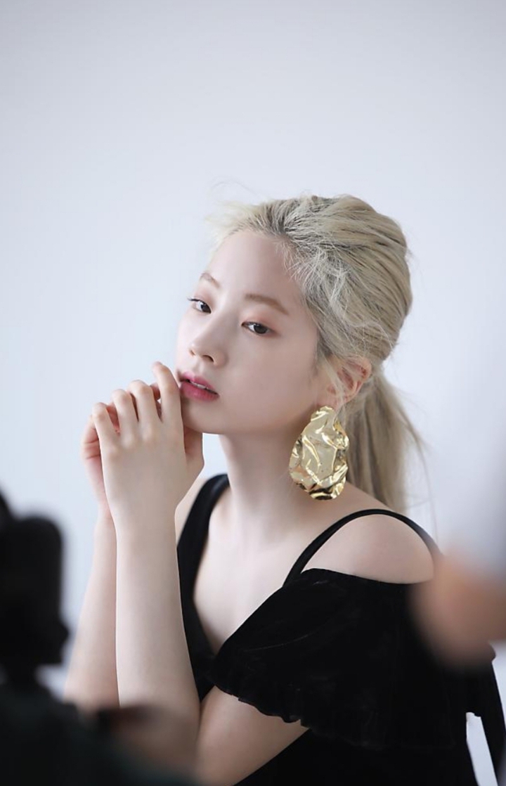 TWICE Dahyeon pictorial site