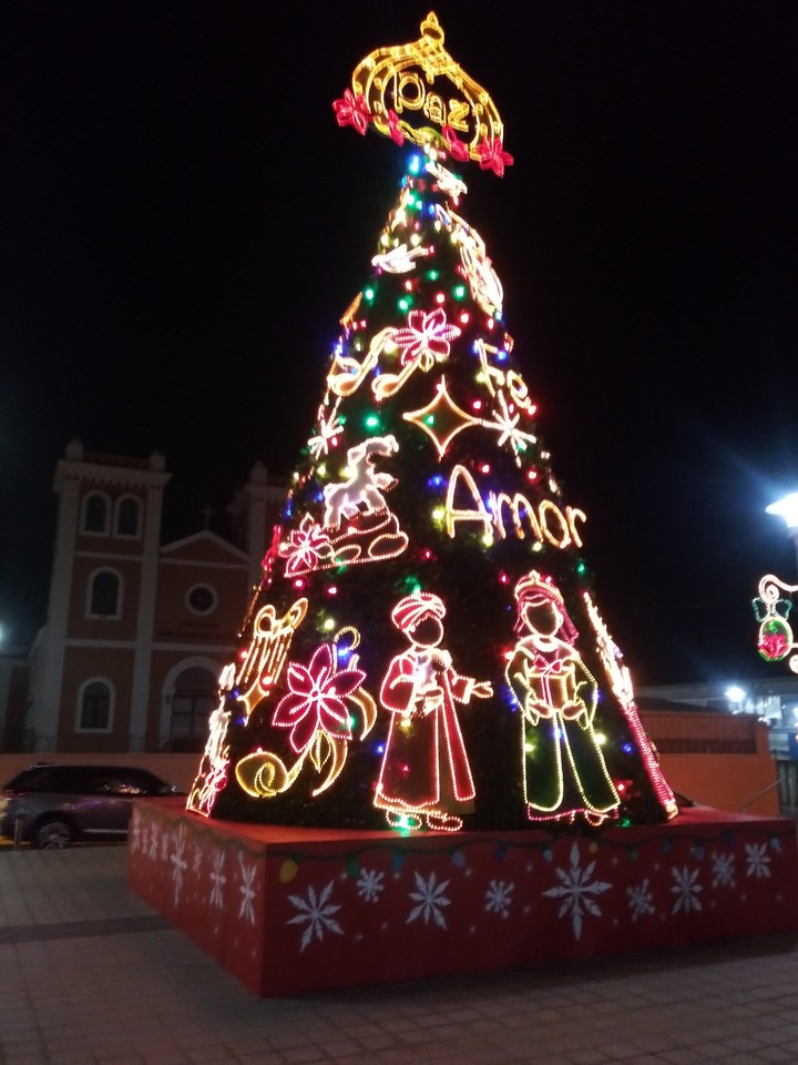 El Árbol Navideño de San Sebastián PR