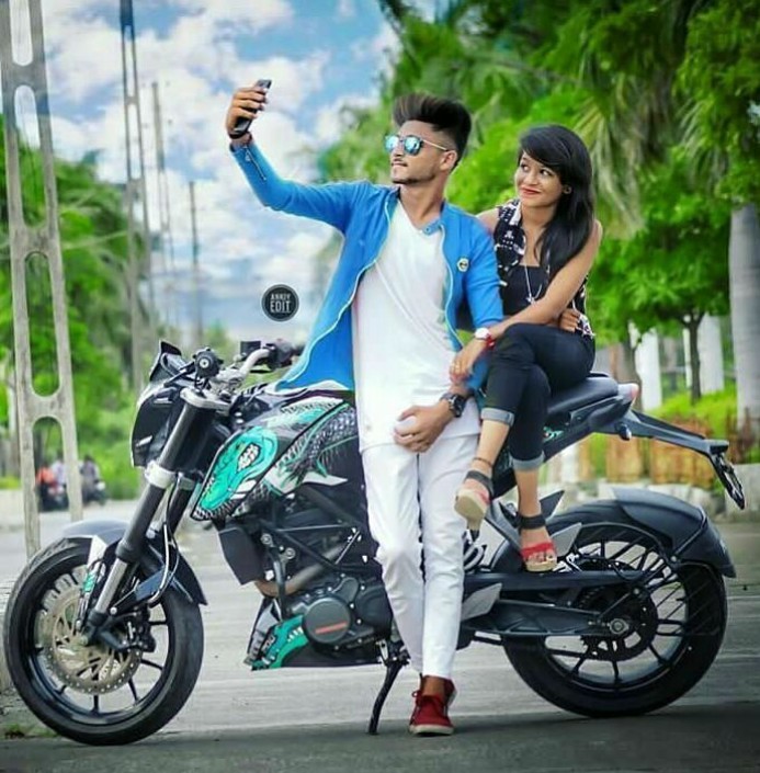 Staylis love selfi