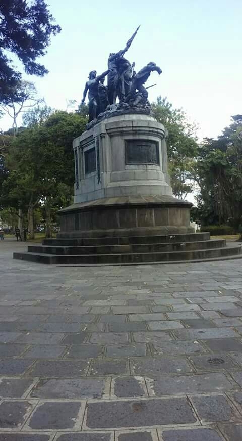 Monumento Nacional san José  Costa Rica ,guerra 1856