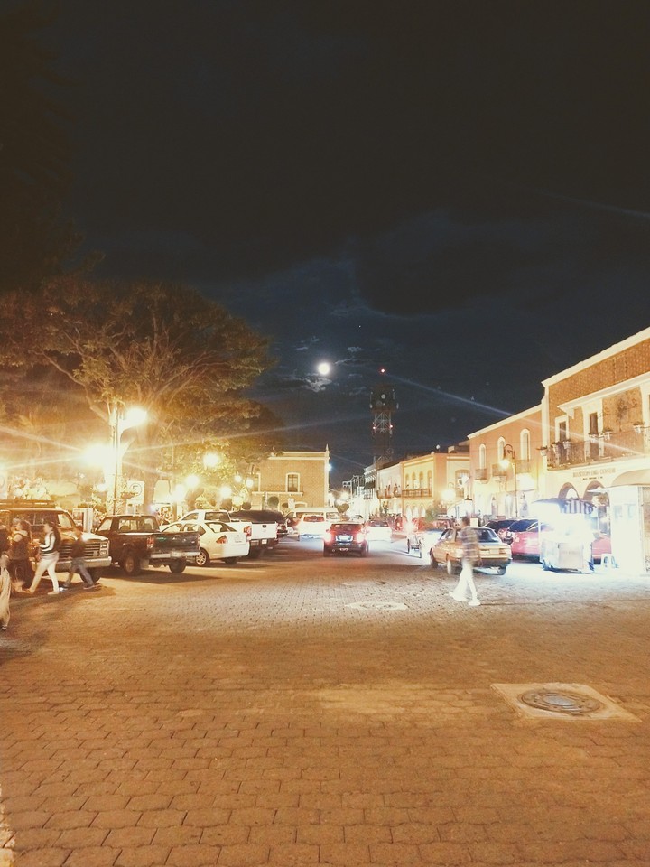 Luna, Luz y Ciudad