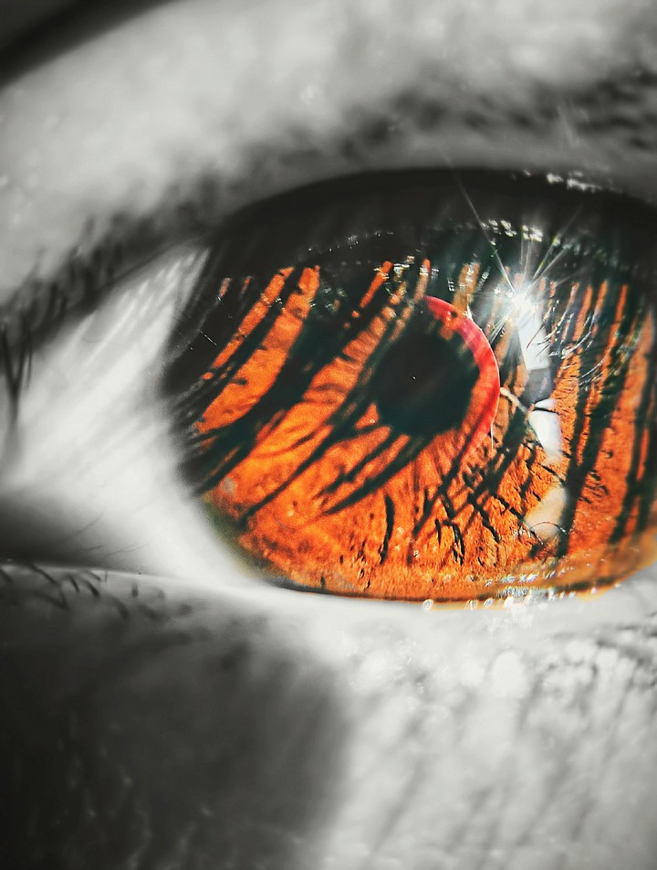 sometimes eyes speaks more than just lips