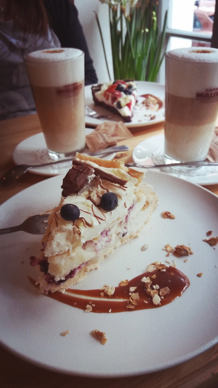 Cake and caffe