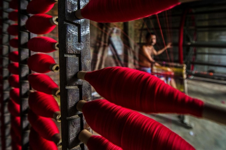 Love weaves itself from 100 of threads
