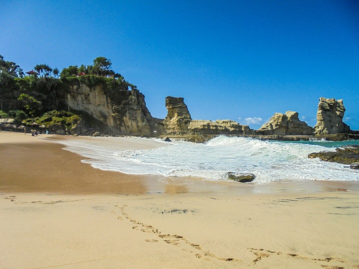 Klayar Beach 