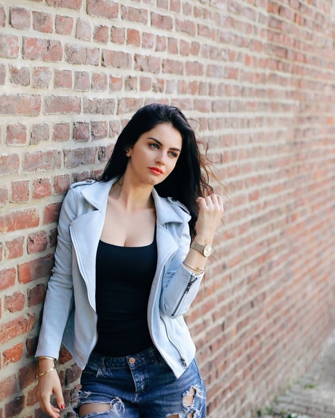 Aurela skandaj