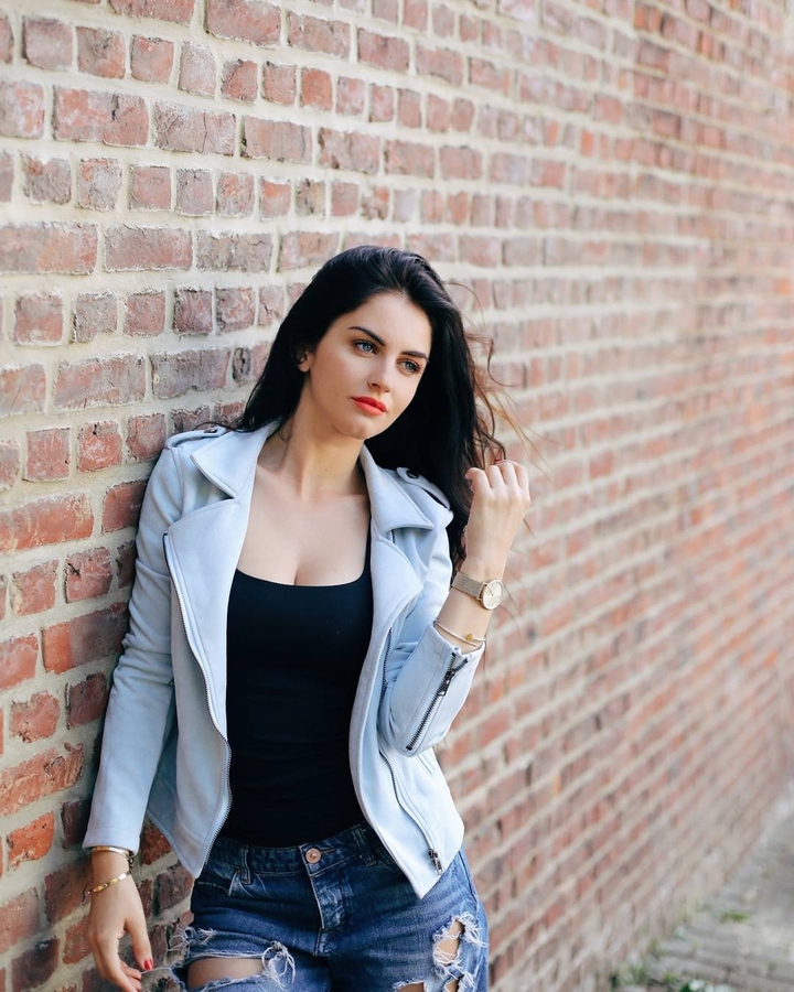 Aurela skandaj