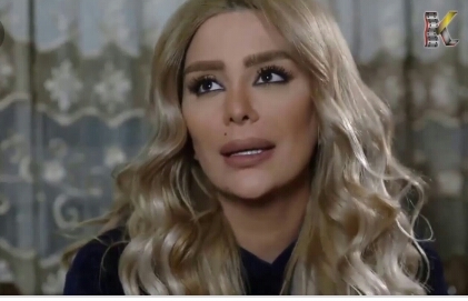 ،