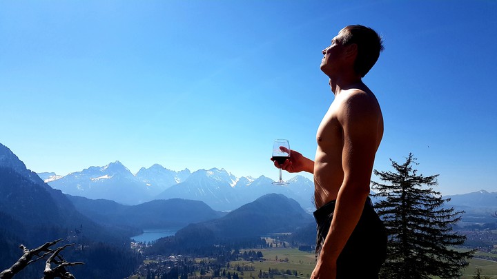 wine, peac, nature and the Model