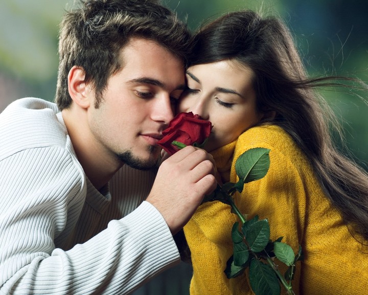 Couple Romance Love Roses Hugs