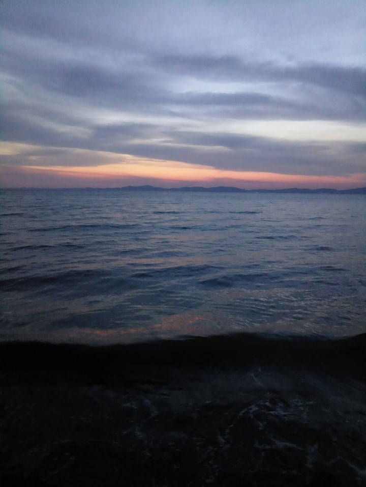 море