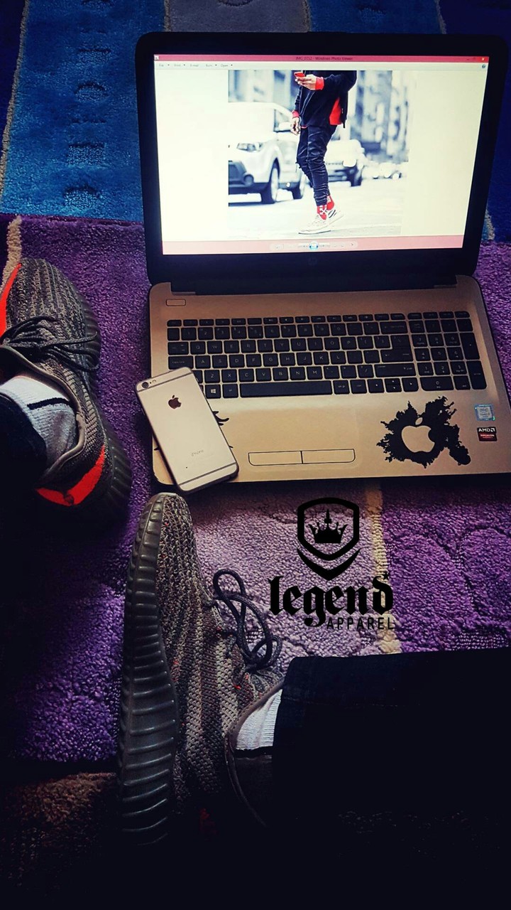 laptop iPhone