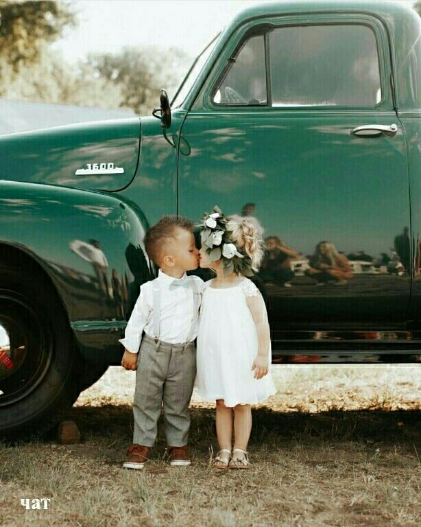 kissing beby