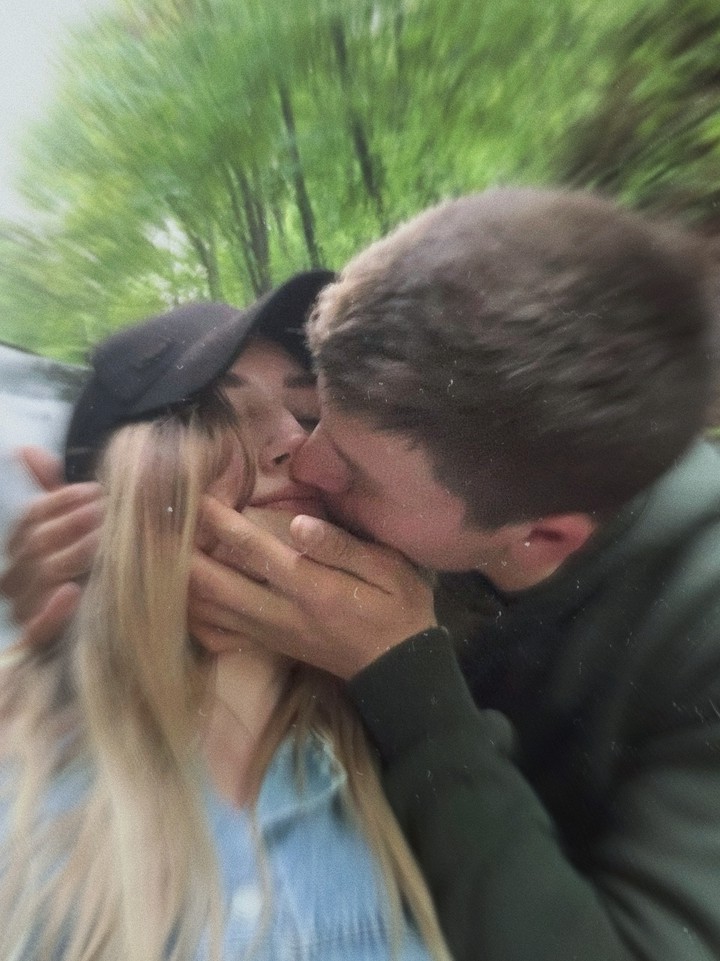 Кохання навколо нас.