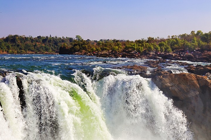 waterfall in flow