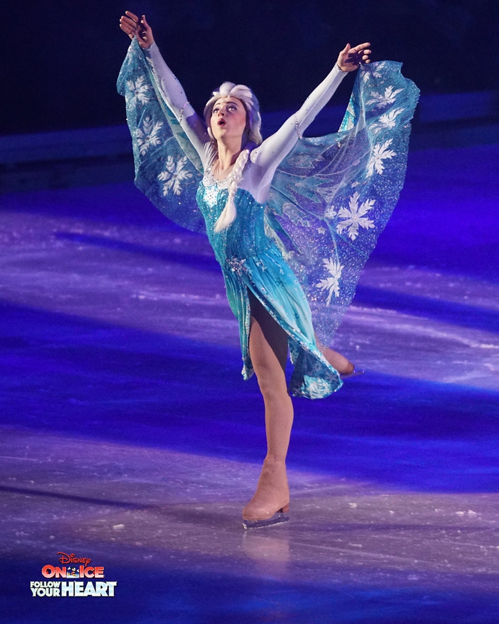 ELSA VERY GOOD ICE SKATER