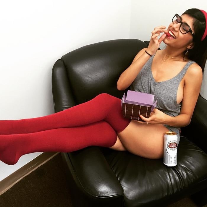 Hot Babe Mia Khalifa