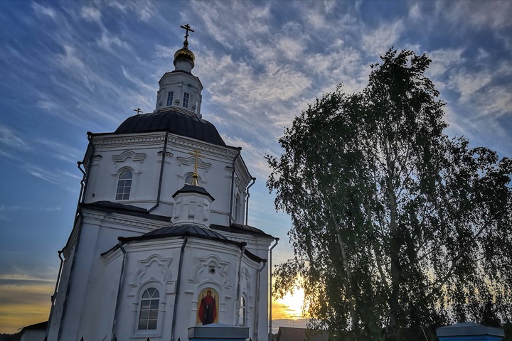 храм