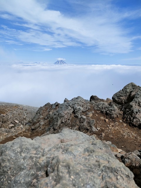 Volcano, Kamchatka壁纸