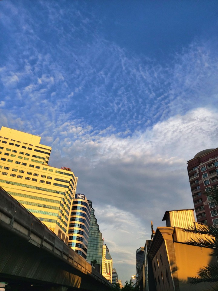 languid saturday afternoon bangkok sky