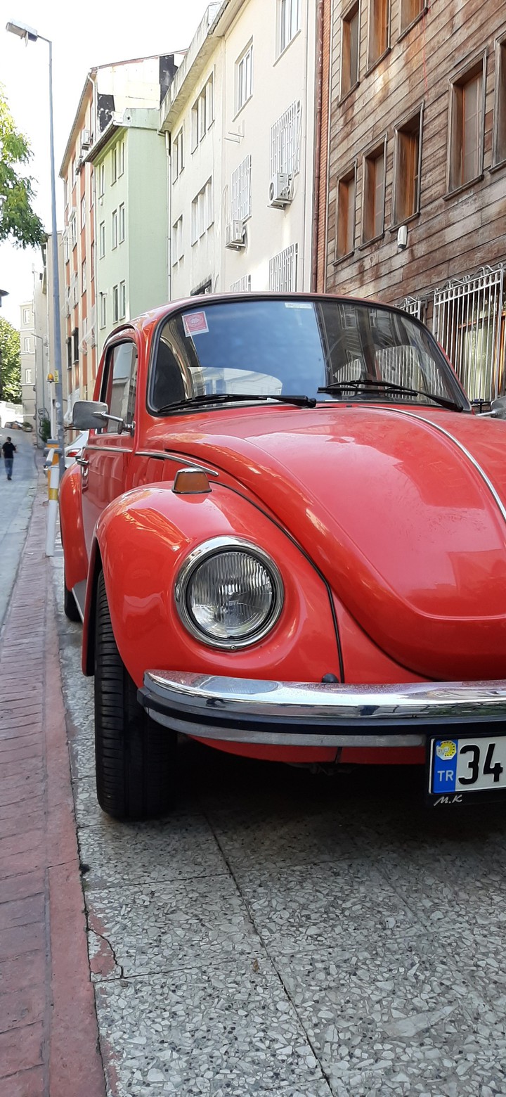 red car