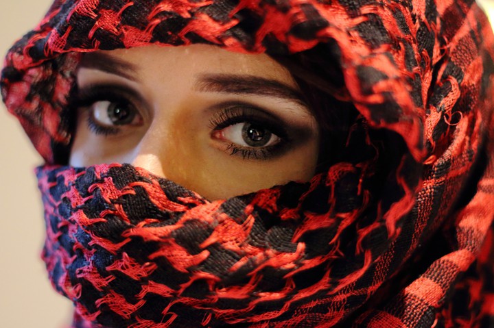 Tempting Eyes