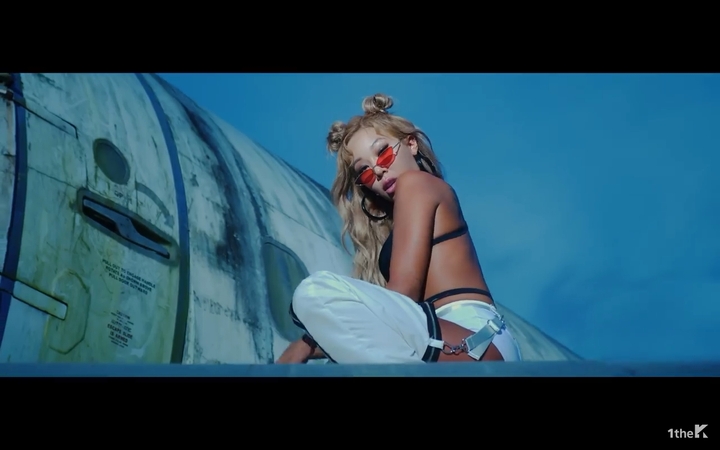 Jessi(제시) - 'Down'
