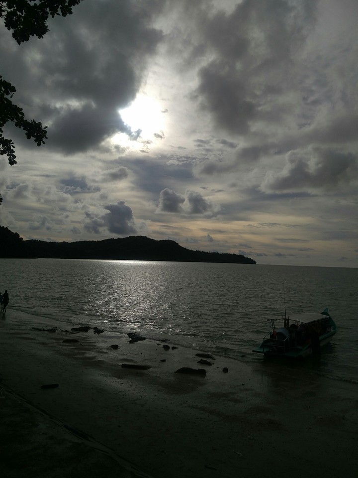 beach,sky,water,sun,sunset,stone,dark