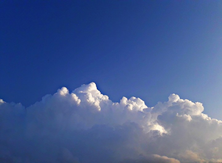 White Clouds Blue Sky.... Perfect Combo 