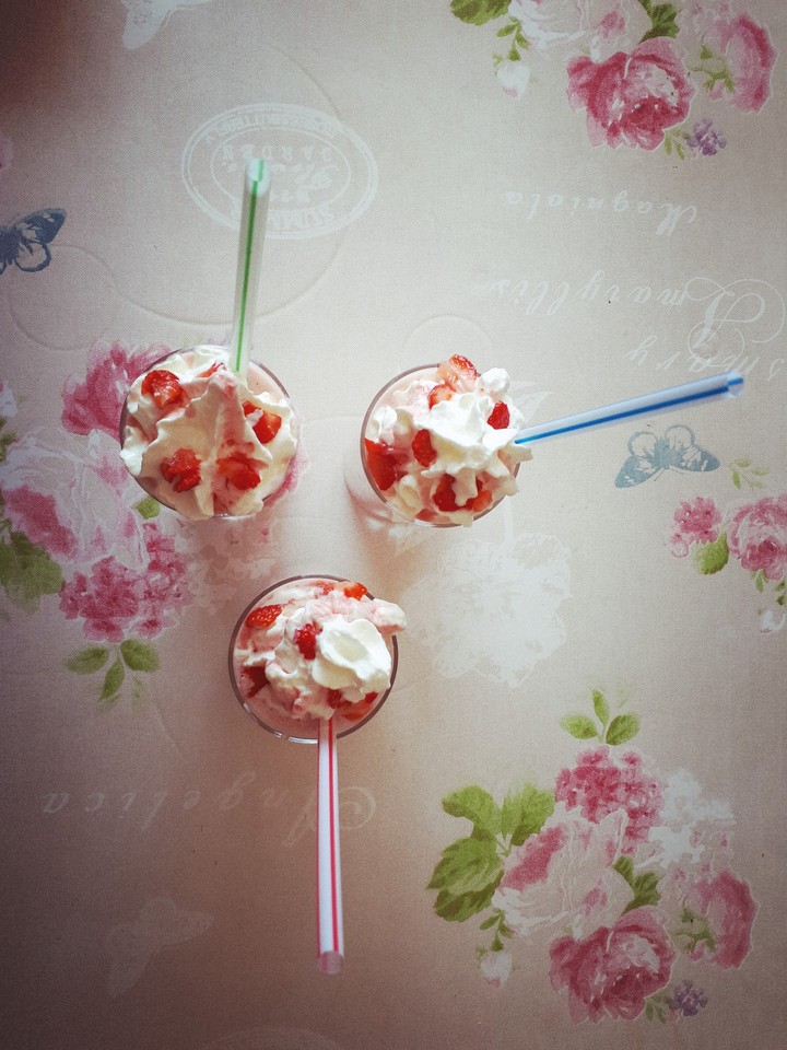 milkshake strawberry