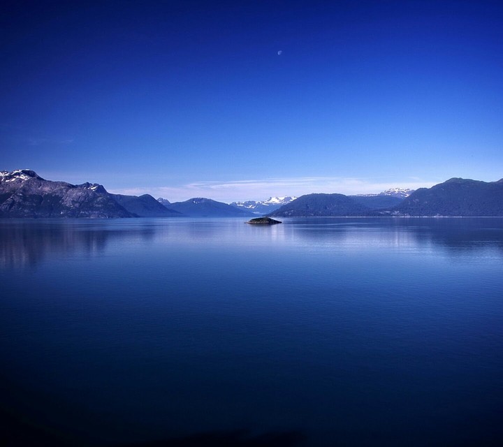 Deep Blue Ocean