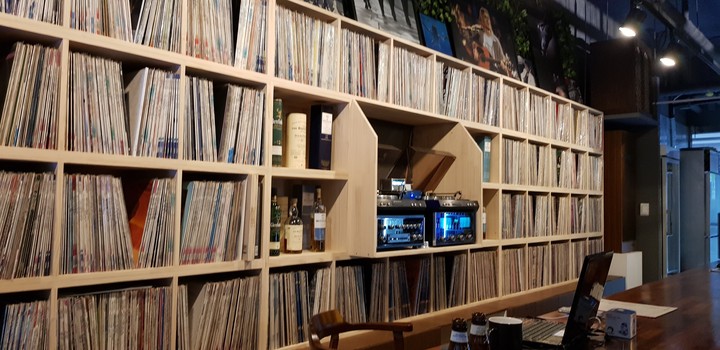 music bar