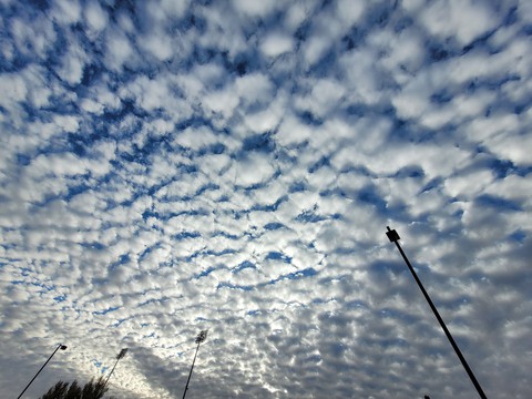 waves at the sky