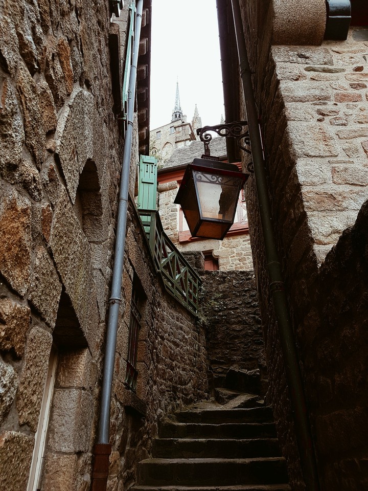 Passage way