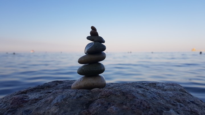 rock balancing