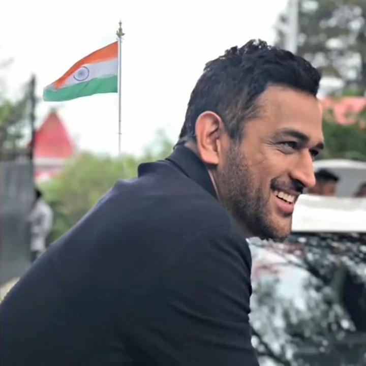 MS DHONI