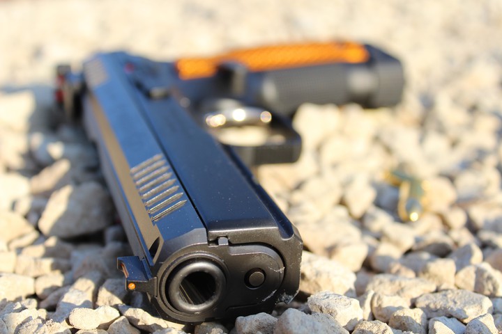 gun ?