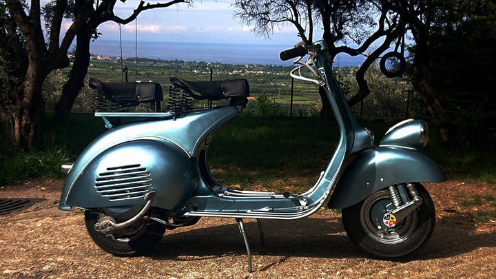 Vespa 125 VM Faro Basso 1952