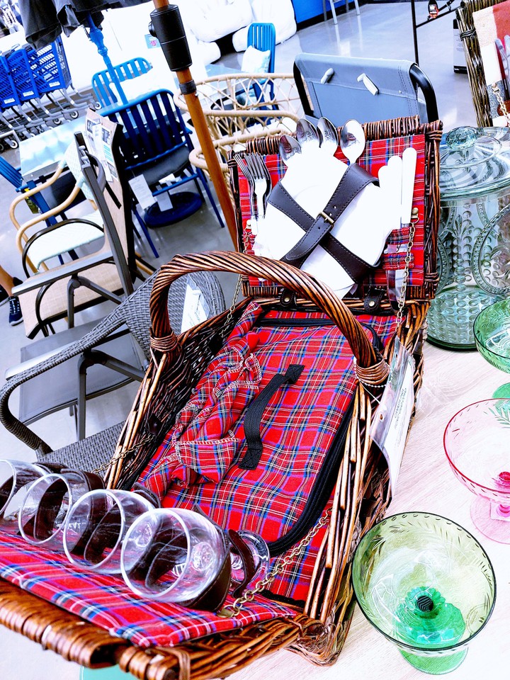 Let's go for a picnic in the country, on this beautiful autu