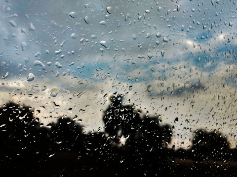 Mind as cool as a raindrop