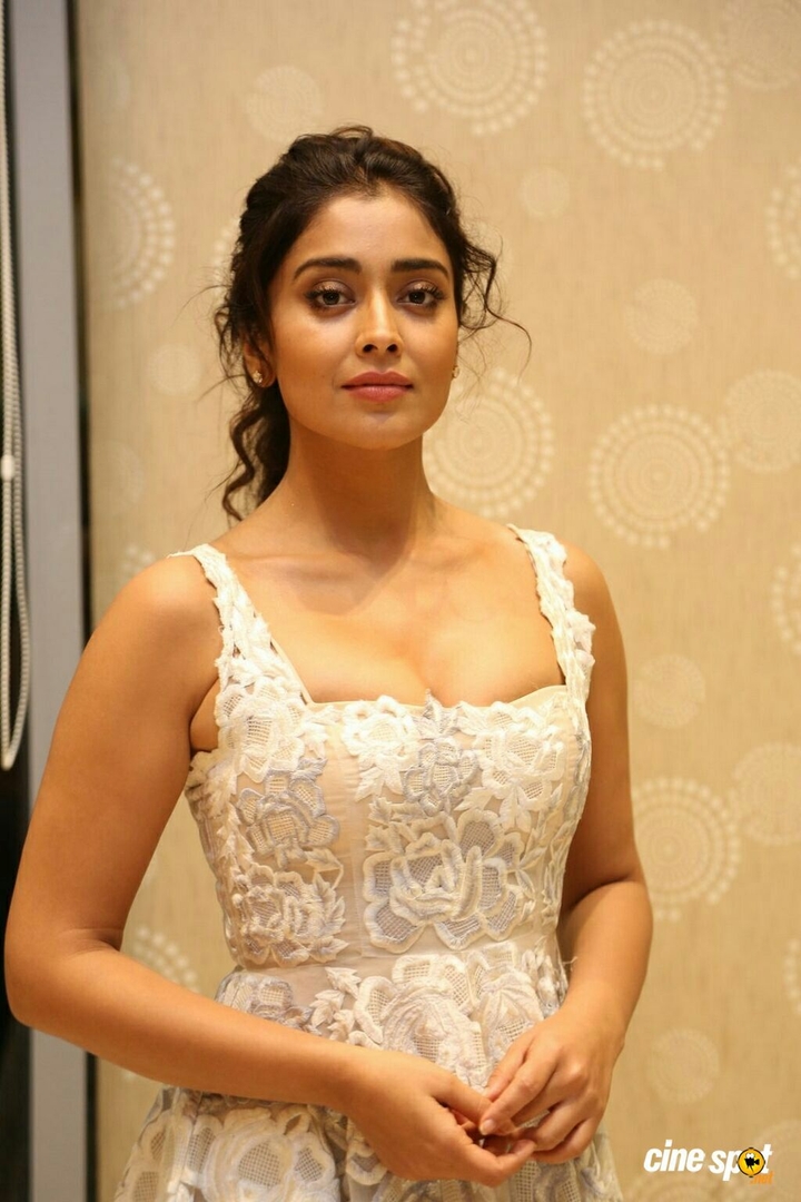 shriya saran