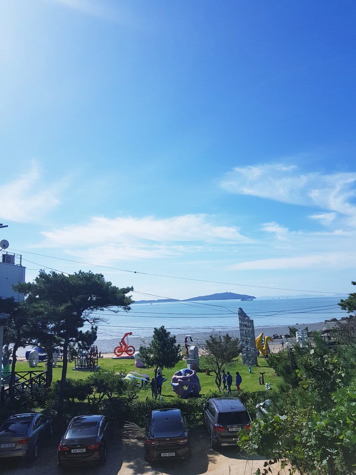 시원한 바다와 몸을 한컷