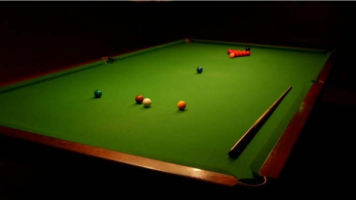 Billiard snooker