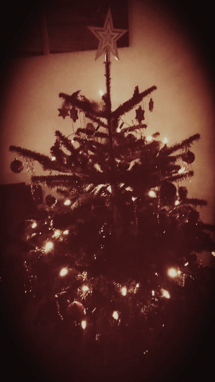 lightning christmas tree